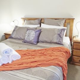 Queen bed with ensuite