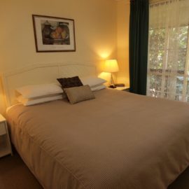 King-size bedroom