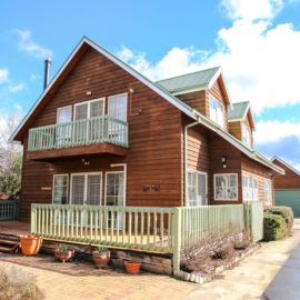Halinka Lodge Bright