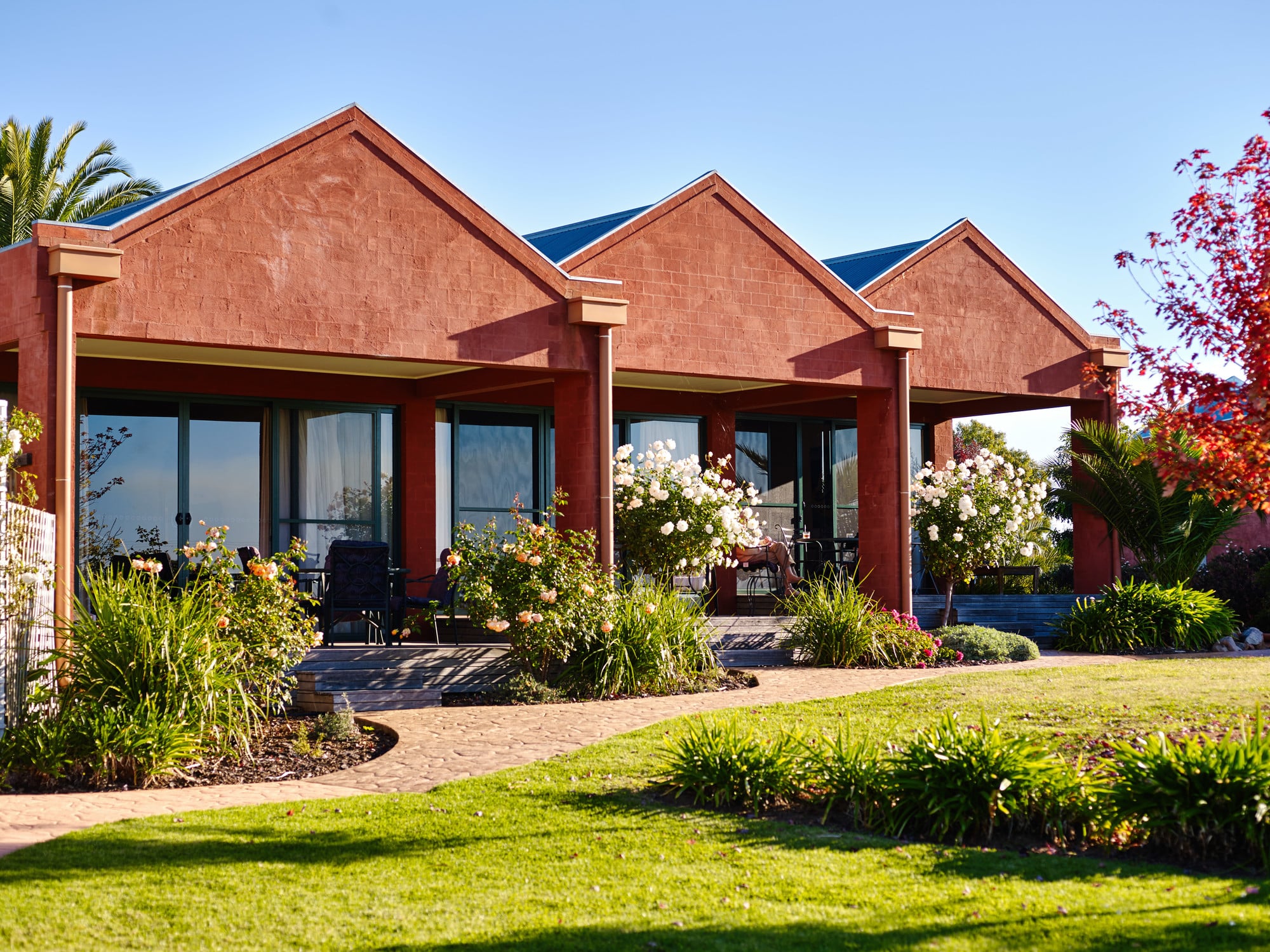 RS25724_Accommodation from vineyard_lpr