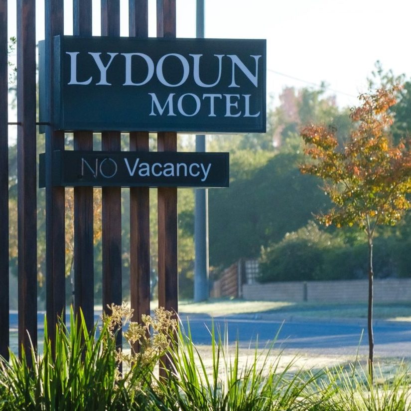 The Lydoun - Front sign